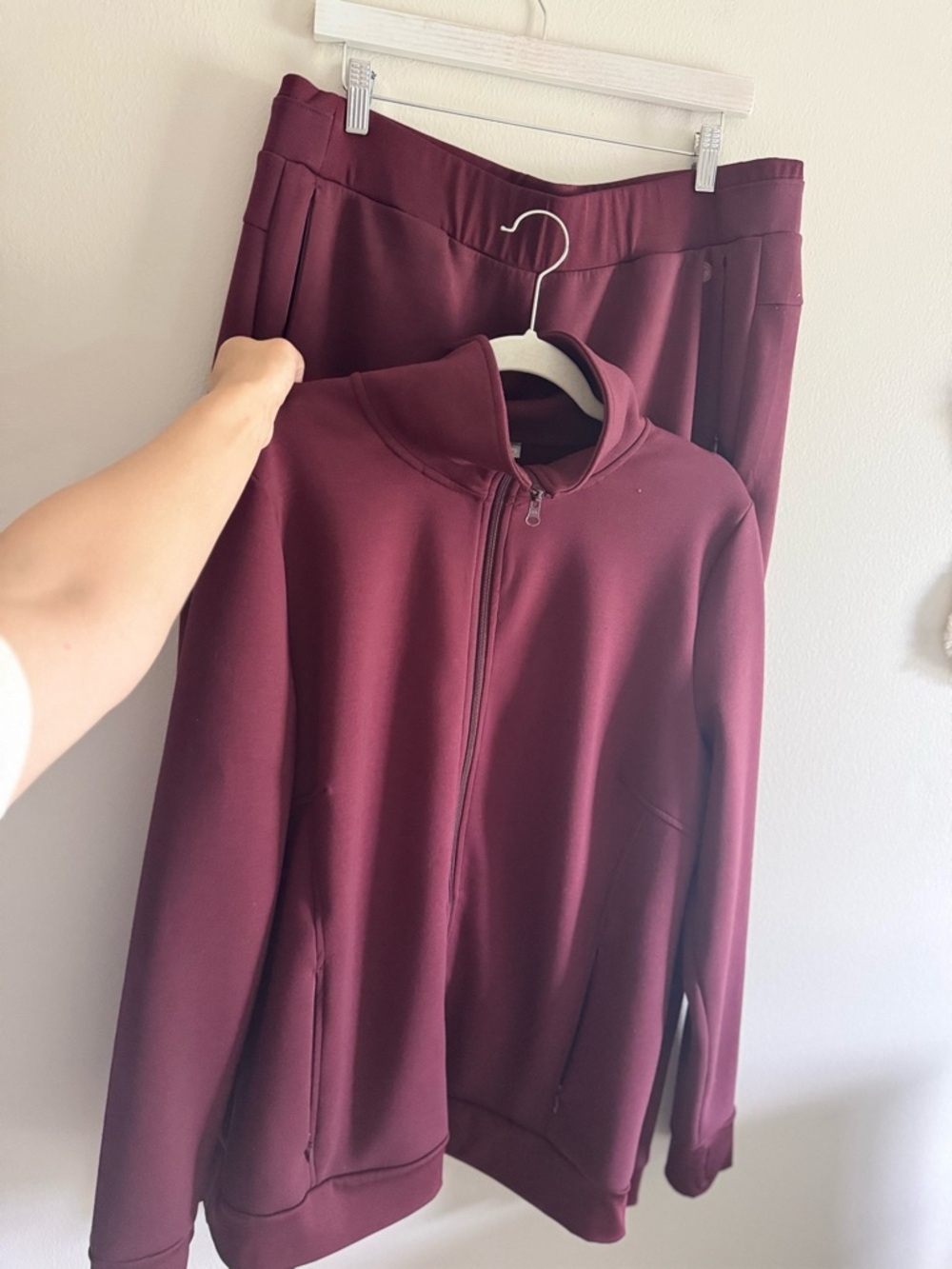 T By Talbots Womens burgundy performance fabric Jacket and Pants set size XL